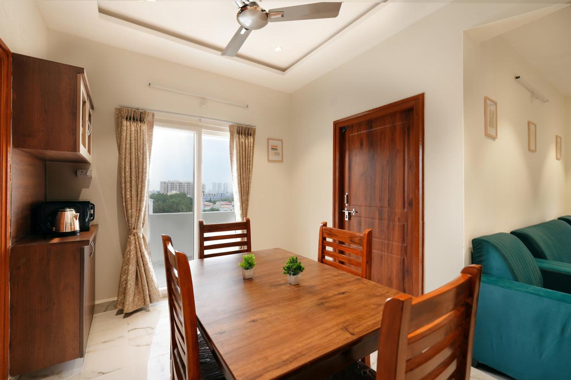 Apartment Ira Bigson Service - Kondapur